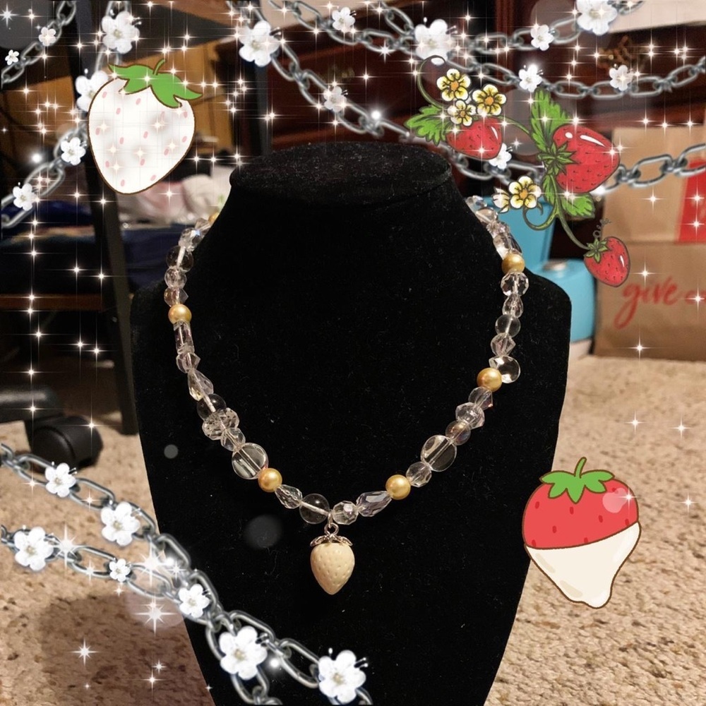 Vanilla strawberry necklace​